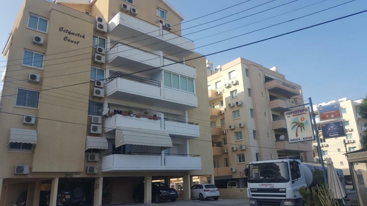Makenzy Apartment Lárnaca Exterior foto